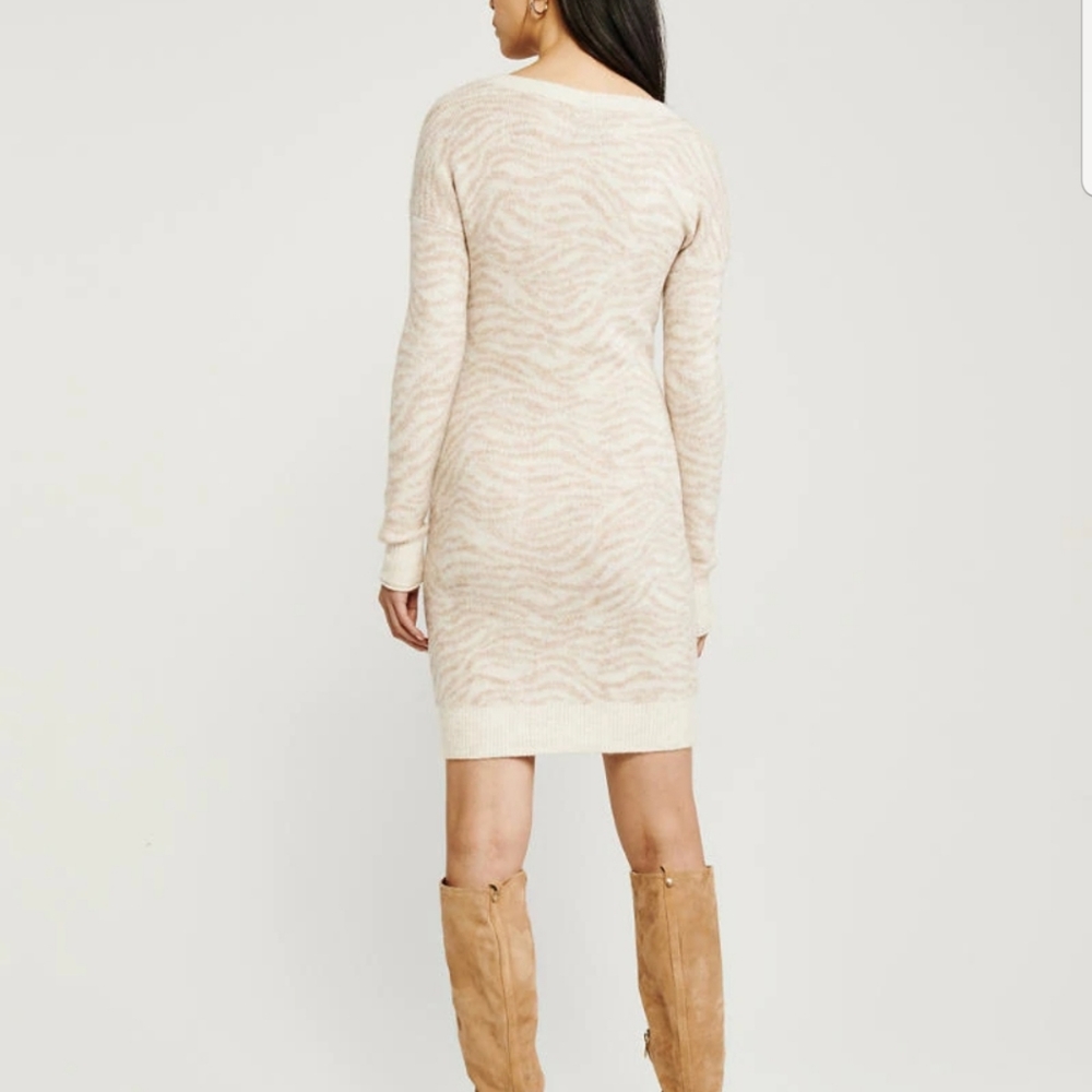 Abercrombie & fitch v-neck soft knit sweater dress - Picture 3 of 3